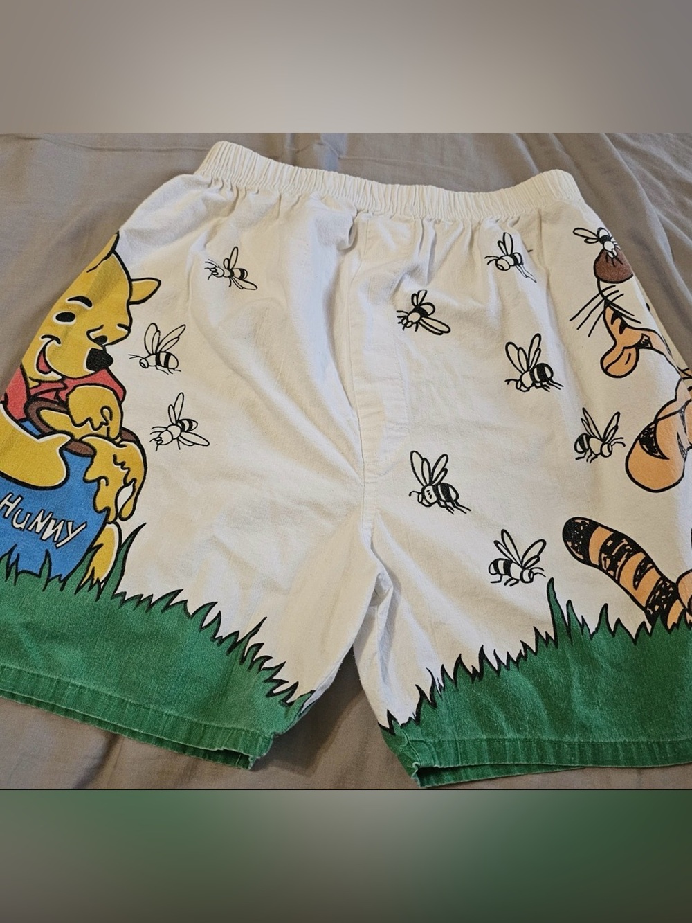 Vintage Disney Winnie the Pooh Graphic Cotton Shorts/boxers White & Green
